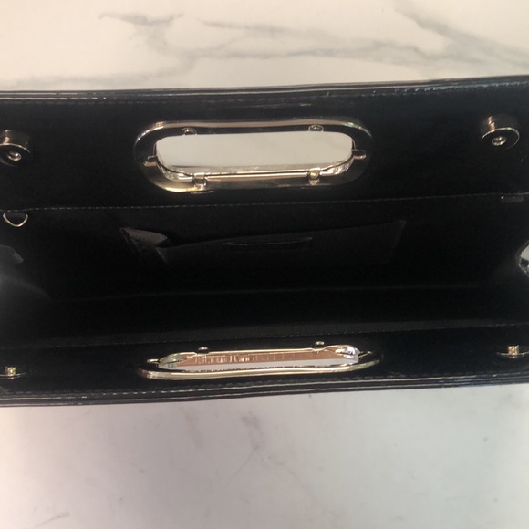 Olivia Miller Cut Handle Magazine Clutch - Picture 13 of 14